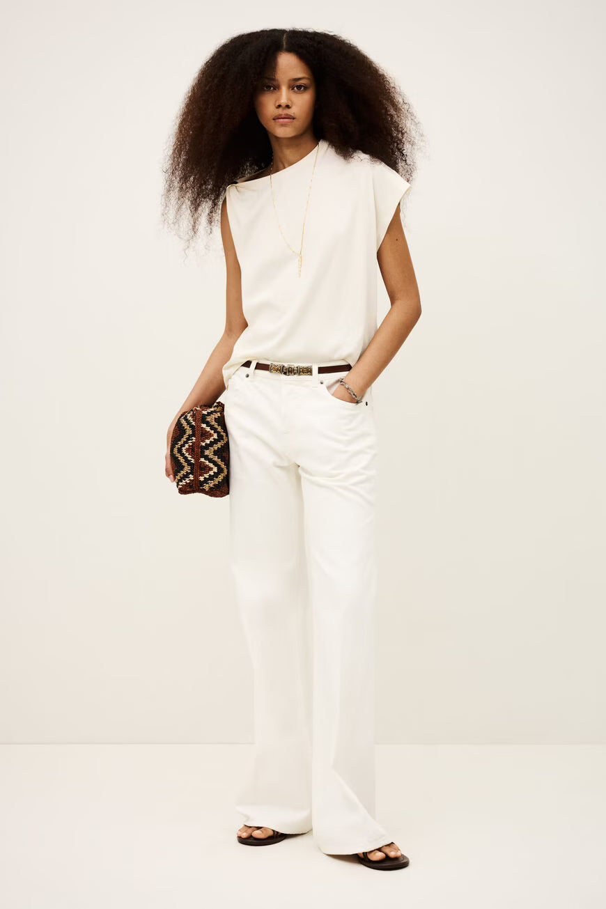 Allia Tee