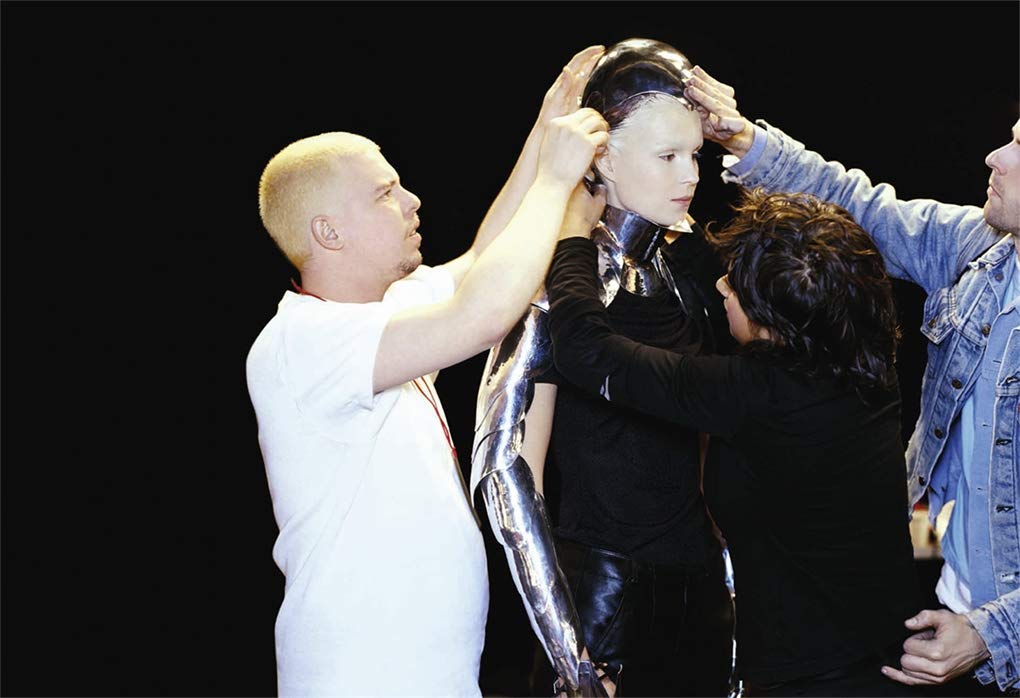 Alexander McQueen | Unseen