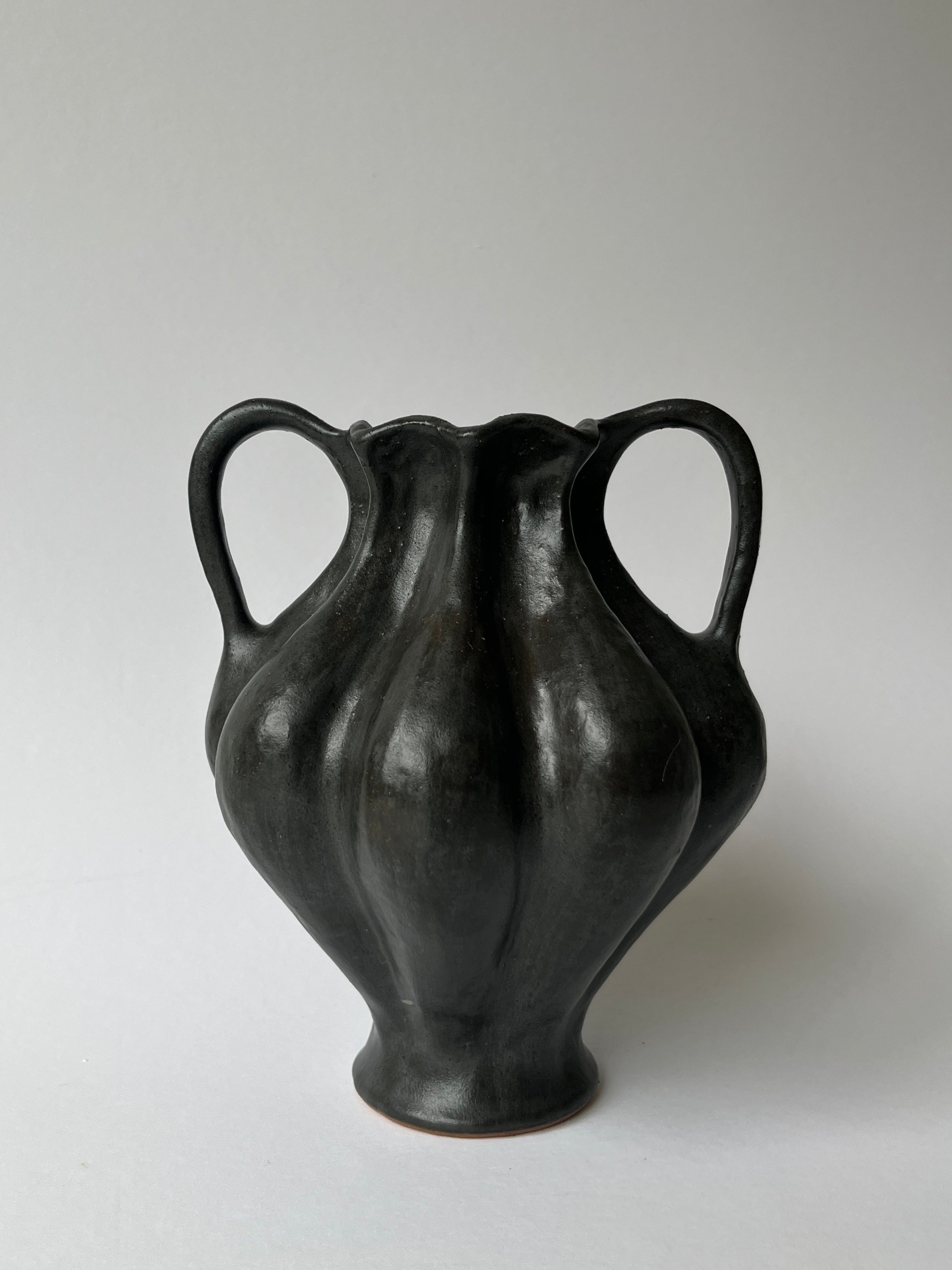 Nioka Clay | Ebon Bloom | Vase #1