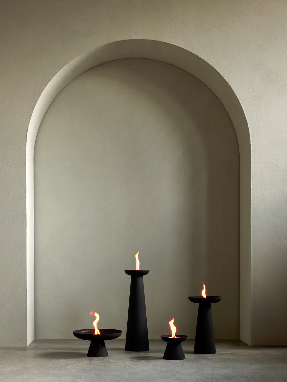 Meira Oil Lantern | Black