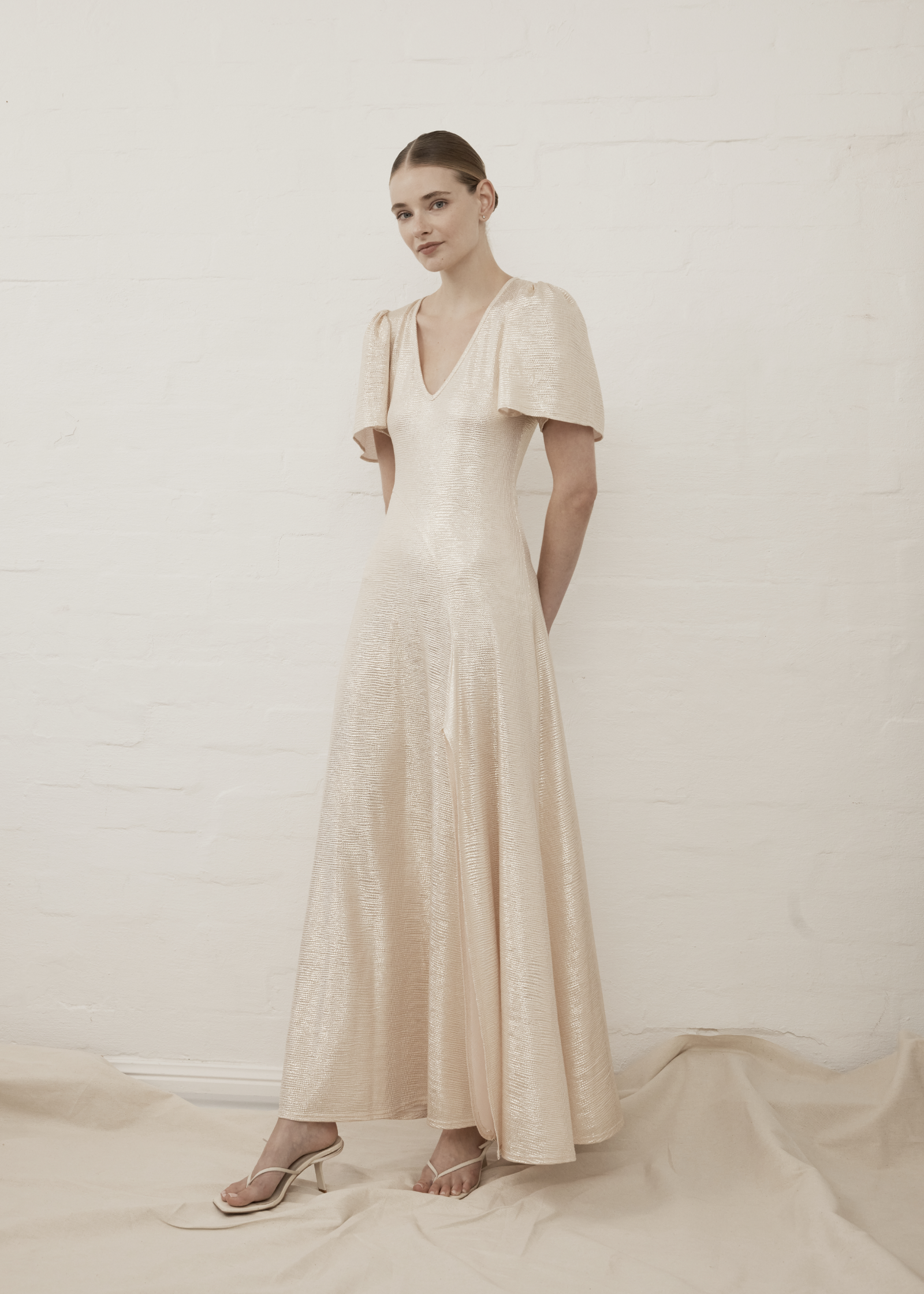 V Neck Fluted Como Maxi Dress