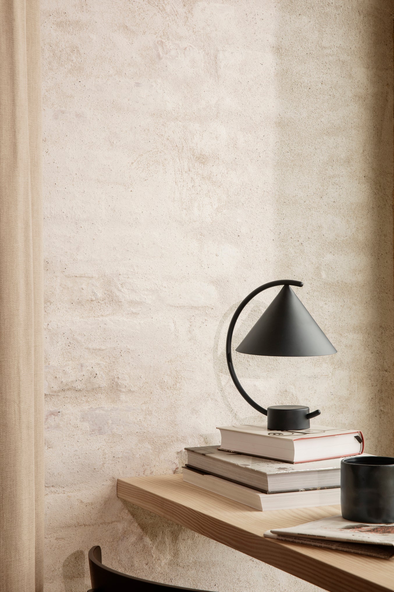 Meridian Lamp | Black