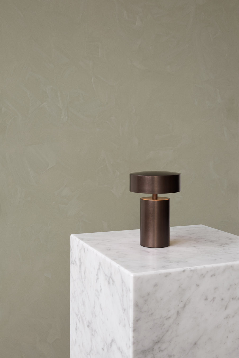 Column Portable Table Lamp | Bronze