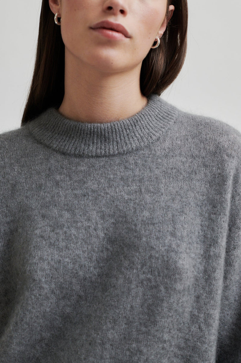 Brook Knit O-Neck Drop Shoulder