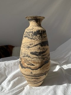 Amar Vase 2