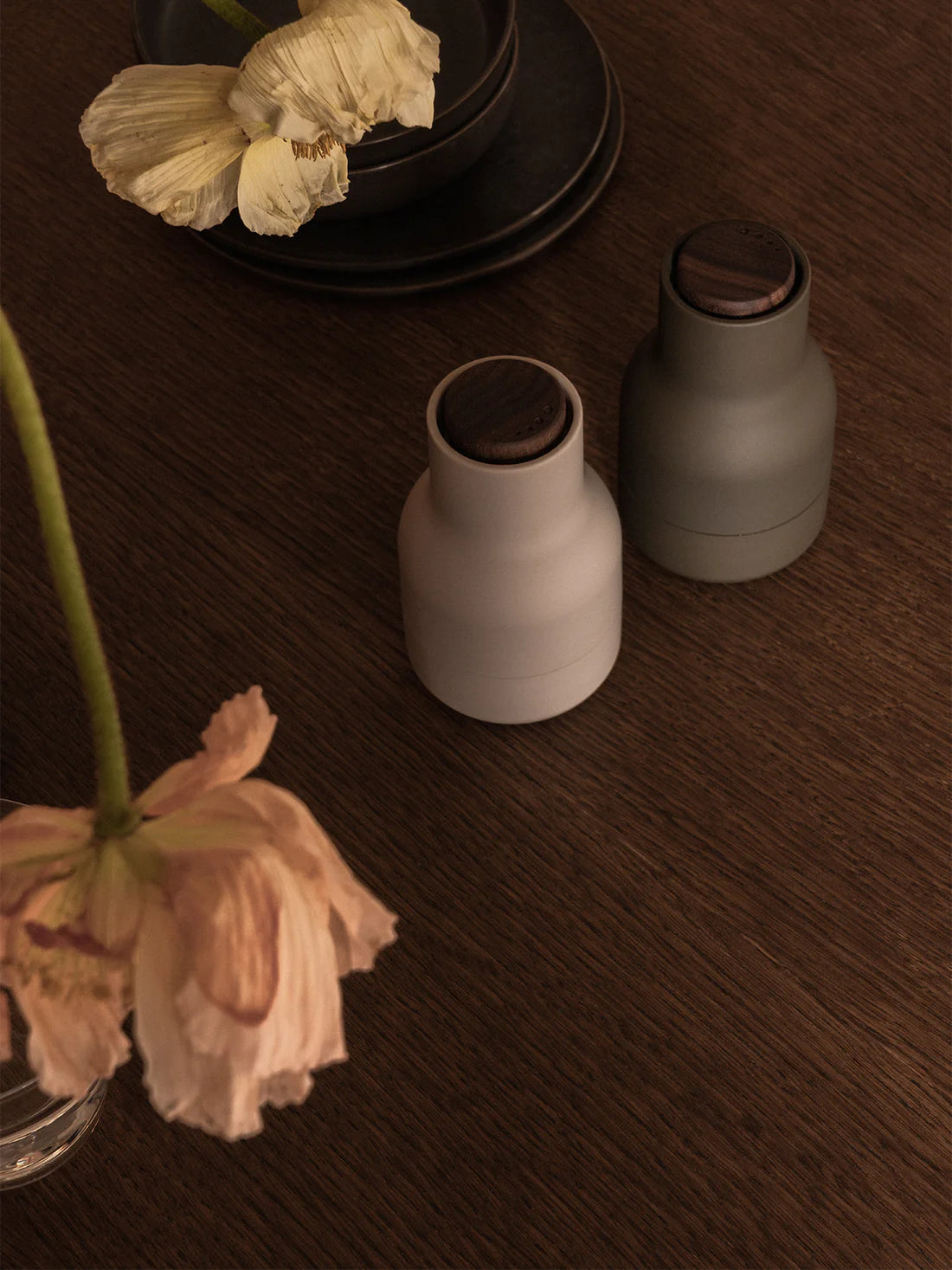 Bottle Grinder Small | Ash/Carbon