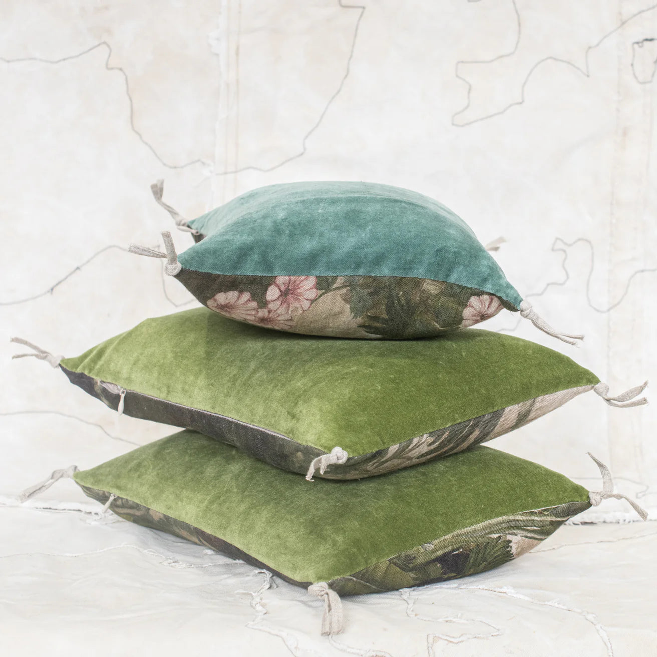 Cochin Flower Cushion | 25 x 35