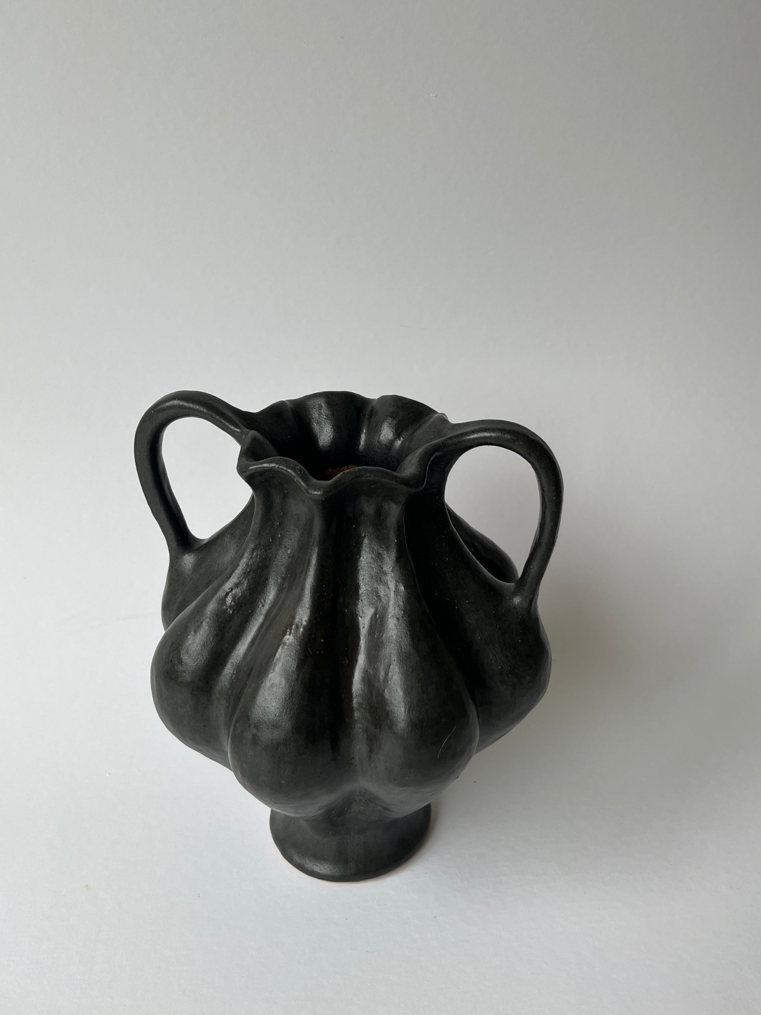 Nioka Clay | Ebon Bloom | Vase #1