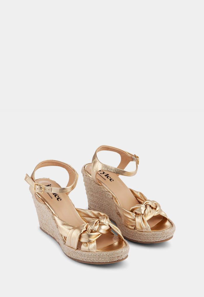 Melissa Sandal