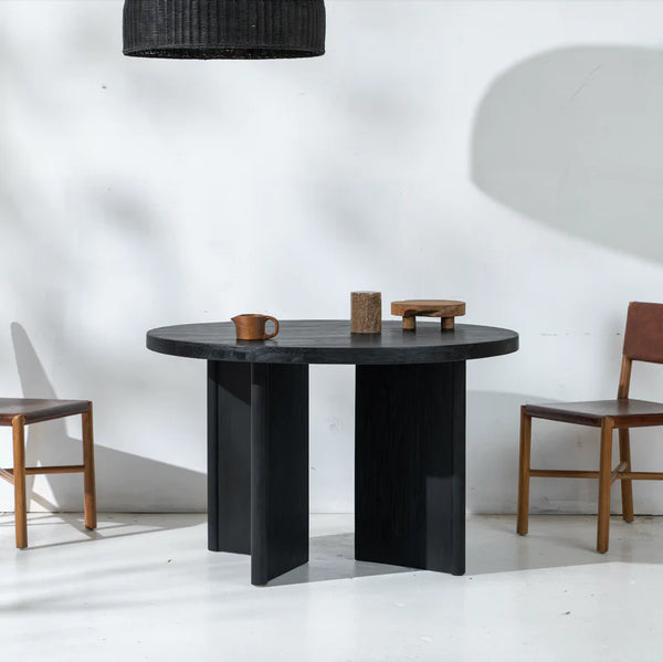 Avus Round Table | Black