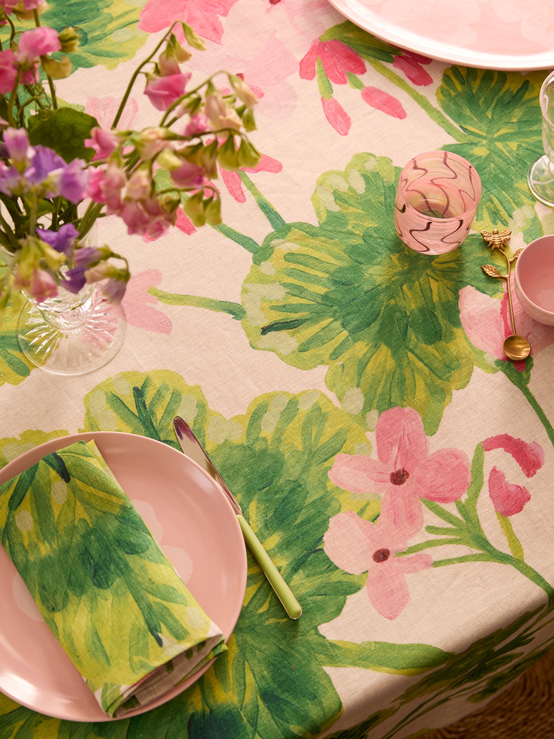 Geranium Multi Tablecloth