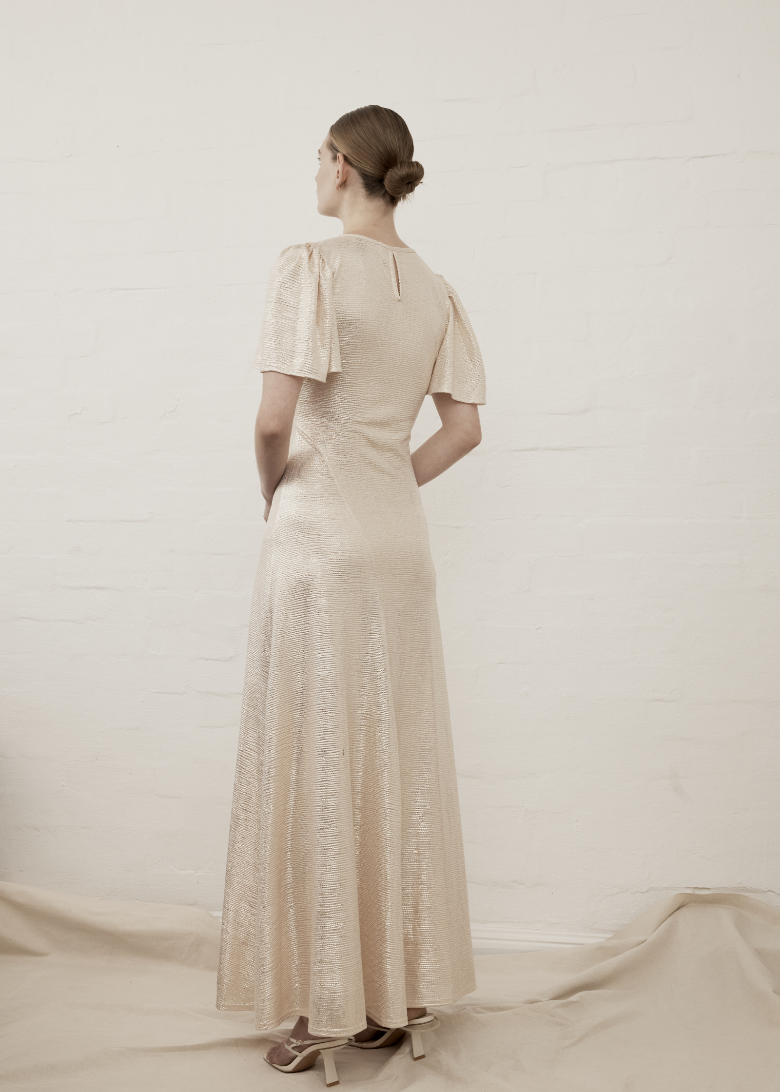 V Neck Fluted Como Maxi Dress